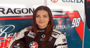 गरीबी से मजबूर इस लड़की ने पार की हदें, रेसिंग ड्राइवर से बन गई पार्न स्टार, पढ़िए पूरी कहानी