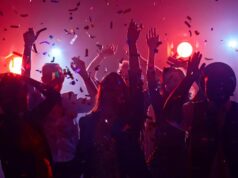 अपग्रेड़ किचन एण्ड़ बार पार्टी में पहुॅची मॉडल सना शाह