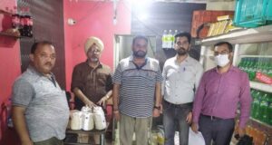 ज़िला स्वास्थ्य अधिकारी की तरफ से दुसड़का क्षेत्र में चैकिंग, 14 सैंपल भरे, 6 नोटिस जारी