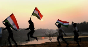 ‘लहू देकर अपना तिरंगे की बुलंदी को संवारा है, फरिश्ते हो तुम वतन के सलाम तुम्हें हमारा है’