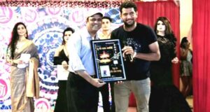 बिग बॉस विनर से मिला विपुल जैन को यूपी रत्न अवार्ड