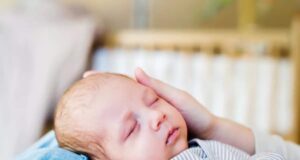 बच्चा पैदा करके खुद ही बेचा