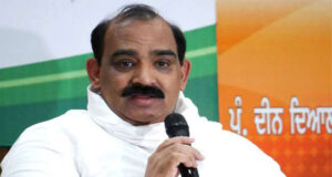 भाजपा के उम्मीदवार अश्विनी शर्मा की रैली में शरारती से अधिक लोगों ने किया हमला