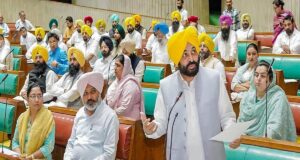 विधान सभा चुनाव 2022: आब्जर्वरों ने अधिकारियों के साथ बैठक कर चुनाव संबंधी तैयारियों का लिया जायजा