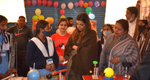 जिला प्रशासन की विशेष पहल: विद्यार्थियों की वैज्ञानिक सोच प्रफुल्लित करने के लिए स्टैम लैब्स की शुरुआत