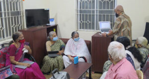 सरकारी अस्पतालों, कार्यालयों व बैंकों में सीनियर सिटीजन्स को बुनियादी सुविधाएं देने में लापहवाही नहीं की