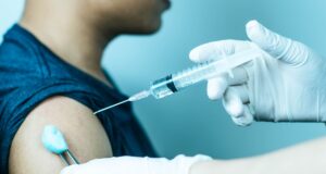 ਟੀਕਾ ਕਰਨ ਆਉਣ ਵਾਲੇ ਭਵਿੱਖ ਨੂੰ ਦੇਖਦੇ ਹੋਏ ਬਹੁਤ ਹੀ ਜ਼ਰੂਰੀ : ਪ੍ਰਿੰਸੀਪਲ ਮੀਨੂੰ ਸੂਦ