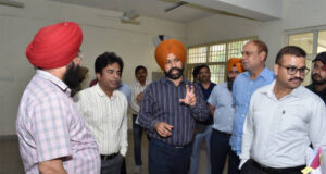 ਜ਼ਿਲ੍ਹਾ ਚੋਣ ਅਫ਼ਸਰ ਨੇ ਗਿਣਤੀ ਕੇਂਦਰਾਂ ਦਾ ਕੀਤਾ ਦੌਰਾ, ਸਮੁੱਚੇ ਪ੍ਰਬੰਧਾਂ ਦਾ ਲਿਆ ਜਾਇਜ਼ਾ