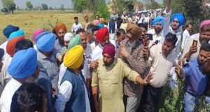 पंजाब के मुख्यमंत्री मान तथा किसानों में हुई बैठक