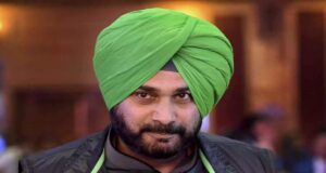 नवजोत सिद्धू पहुंचे गुरदासपुर के गांव फुलड़ा में