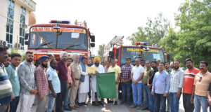 मंत्री जिंपा ने क्षेत्र के लिए दो फायर ब्रिगेड गाडिय़ों को हरी झंडी दिखा किया रवाना