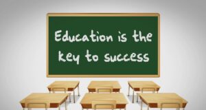 आर्थिक तंगी से अपनी पढ़ाई पूरी नहीं कर पाने वाली लडक़ी को विधायक महाजन व केड़ी खोसला ने की आर्थिक सहायता