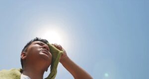 ਅੱਗ ਉਗਲਦੇ ਸੂਰਜ ਦੀ ਗਰਮੀ ਨੇ ਆਪਣੀ ਲਪੇਟ `ਚ ਲਏ ਲੋਕ