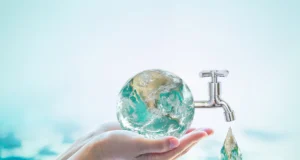 ਮਜਦੂਰਾਂ ਨੂੰ ਪੀਣ ਵਾਲੇ ਪਾਣੀ ਦੀਆਂ ਬੋਤਲਾਂ ਵੰਡਕੇ ਦਿਵਸ ਮਨਾਇਆ