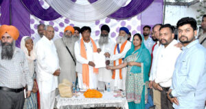 ਕੈਬਨਿਟ ਮੰਤਰੀ ਜਿੰਪਾ ਨੇ ਪਿੰਡ ਰਾਮਗੜ੍ਹ ਨੂੰ ਕਮਿਊਨਿਟੀ ਹਾਲ ਲਈ ਦਿੱਤਾ 15 ਲੱਖ ਰੁਪਏ ਦਾ ਚੈੱਕ