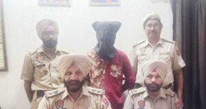 पुलिस ने नशीले पदार्थो सहित एक व्यक्ति को किया काबू, हुआ मामला दर्ज