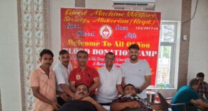 11वी़ं बार संजीव भारद्वाज ने किया रक्तदान