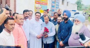 केंद्रीय मंत्री सोम प्रकाश ने तलवाड़ा में कार्यकर्ताओं के साथ की टीफऩ बैठक