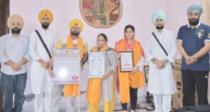 ਜਸਵਿੰਦਰ ਸਹੋਤਾ ਨੂੰ ਸੰਤ ਹਰਚਰਨ ਸਿੰਘ ਖਾਲਸਾ ਵਲੋਂ ਕੀਤਾ ਗਿਆ ਸਨਮਾਨਿਤ