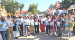 ਡੇਂਗੂ ਪ੍ਰਤੀ ਜਾਗਰੂਕਤਾ ਲਈ ਸਿਹਤ ਵਿਭਾਗ ਵਲੋਂ ਕੱਢੀ ਗਈ ਜਾਗਰੂਕਤਾ ਰੈਲੀ