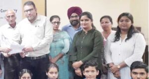 ਲੋੜਵੰਦ ਤੇ ਹੋਣਹਾਰ ਵਿਦਿਆਰਥੀਆਂ ਨੂੰ ਵੰਡੇ 4.50 ਲੱਖ ਰੁਪਏ ਦੇ ਵਜੀਫੇ