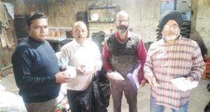 ਡੱਬਰ ਰੋਟੀ, ਫੈਨ ਤੇ ਪਾਉ ਖਾਣ ਵਾਲਿਊ ਹੋ ਜਾਉ ਸਾਵਧਾਨ