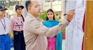 एसपीएन कॉलेज में छात्रों को नई वोट बनाने के लिए किया जागरूक