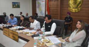 अमृत सरोवर योजना पर गंभीरता से कार्य करने की दी हिदायत