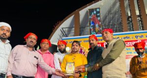 जागरण में माँ के रंग में रंग गए माँ के भगतजन