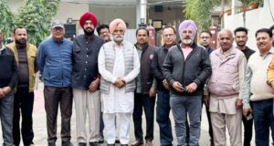 मान ने डाक्टर कालोनी निवासियों के साथ की विकास कार्यों संबंधी चर्चा