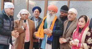 ਸੰਤ ਨਿਰਮਲ ਦਾਸ ਗੱਦੀ ਨਸ਼ੀਨ ਬਾਬੇਜੌੜੇ ਨੂੰ ਇੰਗਲੈਂਡ ਦੀਆਂ ਸੰਗਤਾਂ ਨੇ ਕੀਤਾ ਸਨਮਾਨਿਤ