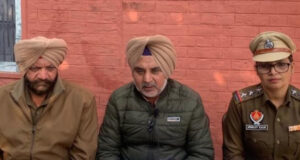 जानकारी देते कुलविंदर विर्क, एसएचओ मुकेरियां जोगिंदर सिंह, एसएचओ हाजीपुर अमरजीत कौर