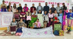 मंजुला सैनी फैशन डिजाईनिंग विभाग की छात्राओं के हुनर की कि गई प्रशंसा : प्रिंसीपल डॉ.शबनम कौर