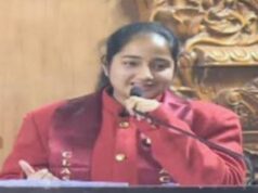 इनायत कौर दीक्षारोहण समारोह में विदायिगी भाषण देते हुए।