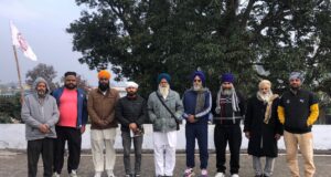 बैठक के उपरांत जानकारी देते जिलाध्यक्ष परमजीत भुल्ला व अन्य