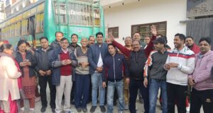 माँ वैष्णो देवी को जाने वाली फ्री यात्रा सुक्की चोई मन्दिर नई आबादी से मंगल कामना के साथ हुई रवाना