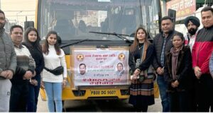 अनीता सोम प्रकाश के सहयोग से वोकेशनल सेंटर की लड़कियों को करवाई चंडीगढ़ की सैर