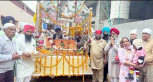 गांव दरवेश पिंड में निकाले गए विशाल नगर कीर्तन में शामिल हुए मान