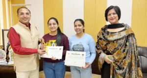 एसपीएन कॉलेज के छात्र पंजाब विश्वविद्यालय के दीक्षांत समारोह में हुए सम्मानित