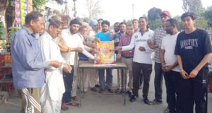 जय माँ दुर्गा धर्मार्थ सेवा सोसायटी ऊँची बस्सी के सदस्यों ने दी देश के शहीदों को श्रद्धांजलि