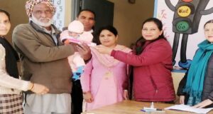 ਪਿੰਡ ਲੱਖਪੁਰ ਵਿਖੇ 93 ਅਤੇ ਪਿੰਡ ਪੰਡੋਰੀ ਵਿਖੇ 63 ਬੱਚਿਆਂ ਨੂੰ ਪਿਲਾਈਆਂ ਪੋਲੀਓ ਰੋਧੀ ਬੂੰਦਾਂ