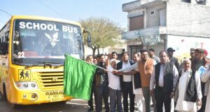 मंत्री जिम्पा ने श्री खुलागढ़ साहिब जी के दर्शनों के लिए जाने वाली बसों को किया रवाना