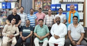 श्री मणी महेश लंगर सेवा समिति द्वारा आयोजित बैठक में ट्रस्ट के सदस्य