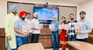 भाजपा मुख्यालय में ‘हम हैं मोदी का परिवार’, ‘इस बार हम करेंगे 400 पार’ गाना लॉन्च करते हुए