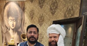 भाजपा सांसद पद्मश्री सूफी गायक हंसराज हंस से मुलाक़ात करते राजेश बाघा