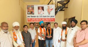 दसूहा के गांव तिहाडा के सज्जन व शेरा फत्तंचक अपने साथियों सहित हुए भाजपा में शामिल