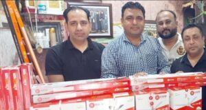 ਲਾਇਨ ਗੁਰਦੀਪ ਸਿੰਘ ਕੰਗ ਨੇ ਦੋ ਧਾਰਮਿਕ ਸਥਾਨਾਂ ਨੂੰ ਭੇਂਟ ਕੀਤੇ ਅੱਠ ਛੱਤ ਵਾਲੇ ਪੱਖੇ