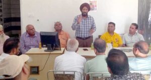 चुनाव निशान पंजे का बटन दबा कर केन्द्र में कांग्रेस की सरकार बनाने में सहयोग दें वोटर : धालीवाल