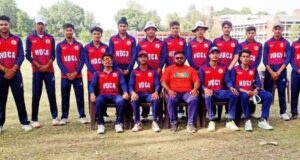 विजेता होशियारपुर टीम के साथ जिला कोच दलजीत सिंह व अन्य