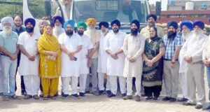 ਸ਼੍ਰੋਮਣੀ ਅਕਾਲੀ ਦਲ ਦੇ ਹਲਕਾ ਇੰਚਾਰਜ ਖੁਰਾਣਾ ਅਤੇ ਚੰਦੀ ਨੇ ਸ੍ਰੀ ਦਰਬਾਰ ਸਾਹਿਬ ਦੇ ਲੰਗਰਾਂ ਵਾਸਤੇ ਕਣਕ ਦਾ ਟਰੱਕ ਕੀਤਾ ਰਵਾਨਾ